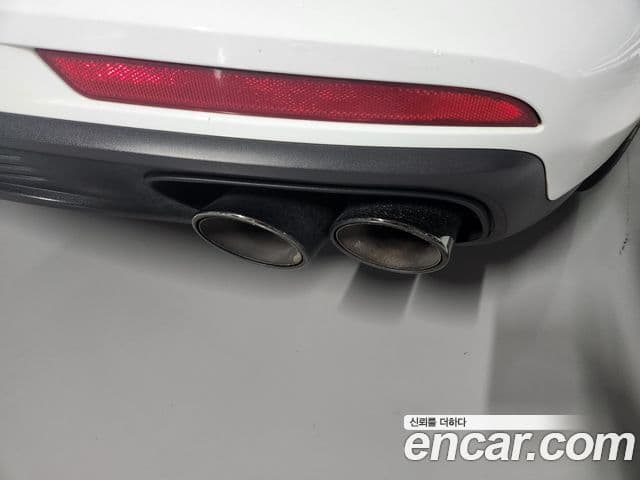 Porsche Panamera 2019 — ფოტო 8/20