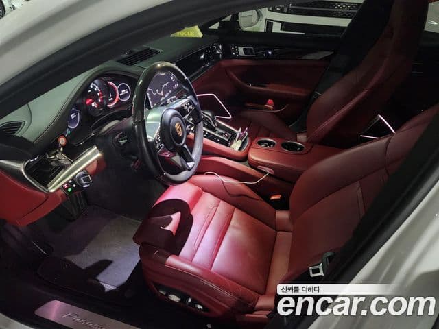 Porsche Panamera 2019 — ფოტო 16/20
