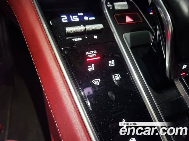 Porsche Panamera 2019 — ფოტო 20/20