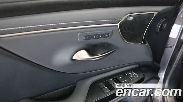 Lexus ES300h 2025 — ფოტო 11/17