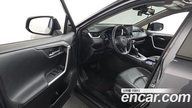 Toyota RAV4 2019 — ფოტო 10/20