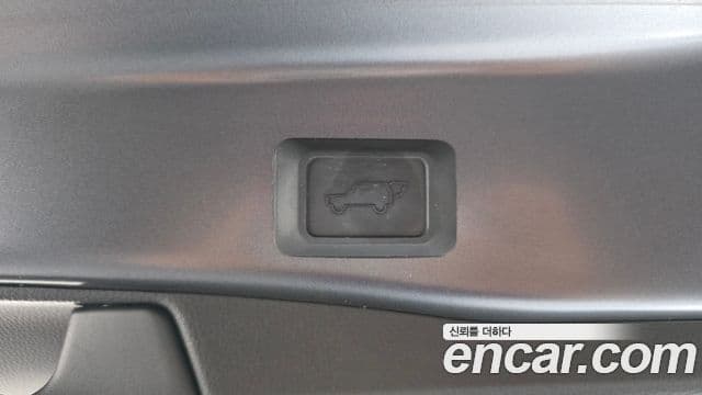 Toyota RAV4 2019 — ფოტო 17/20