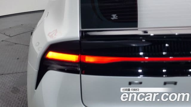 Toyota Prius 2025 — Photo 21/33