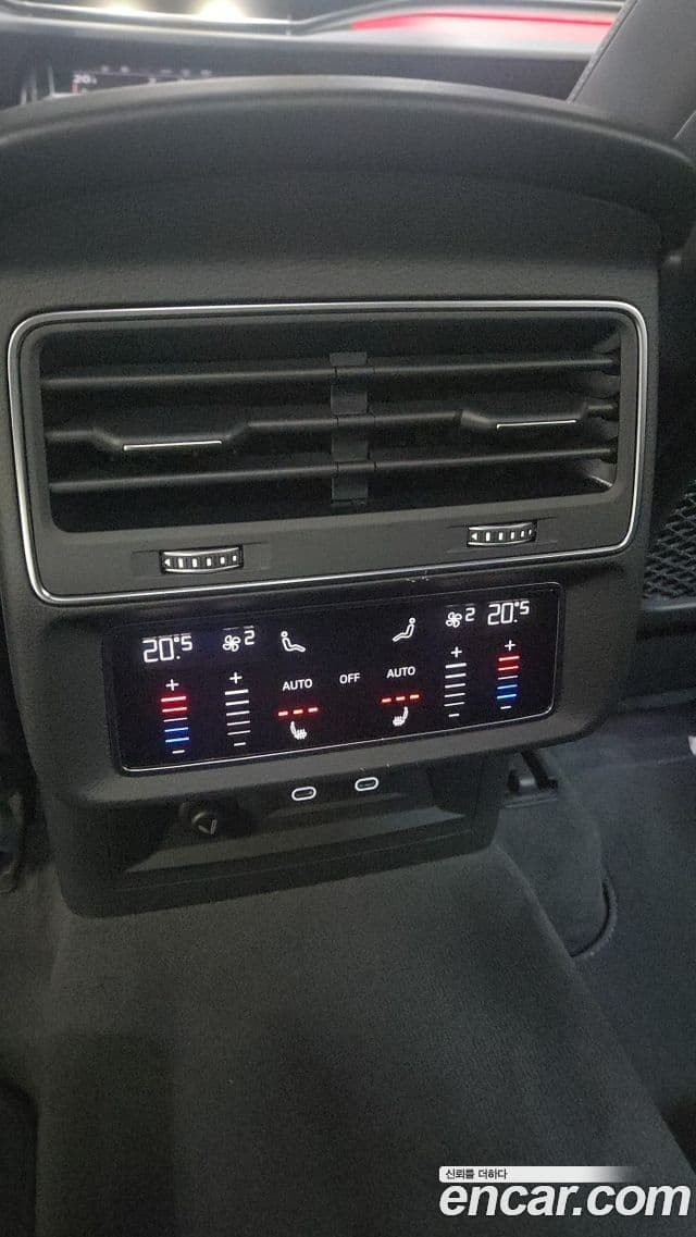 Audi Q7 2023 — Фото 12/20