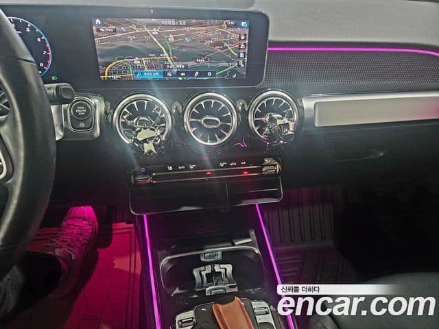 Mercedes-Benz GLB-Class 2020 — ფოტო 13/20