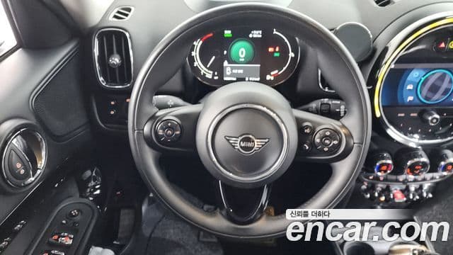 Mini Cooper D Countryman 2021 — Фото 12/20