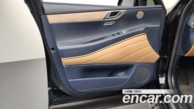 Genesis GV80 2021 — Photo 21/36