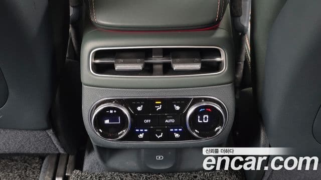 Genesis GV70 2021 — Şəkil 19/20