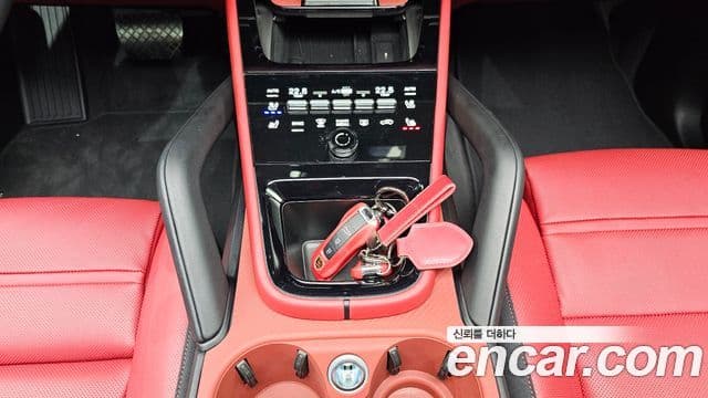 Porsche Cayenne 2025 — Photo 36/38