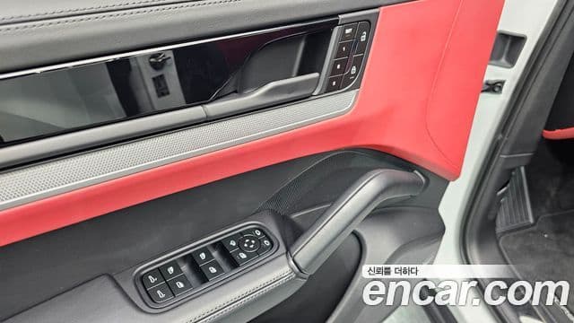 Porsche Cayenne 2025 — Photo 23/38
