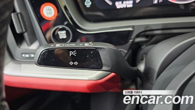 Porsche Cayenne 2025 — Photo 16/38