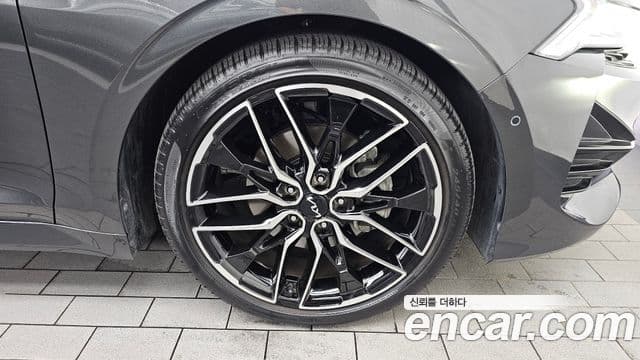 Kia K5 2023 — Şəkil 24/35