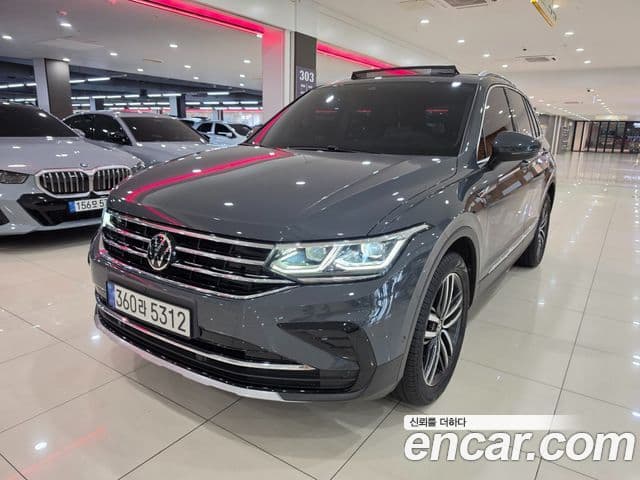 Volkswagen Tiguan 2022 — ფოტო 9/19