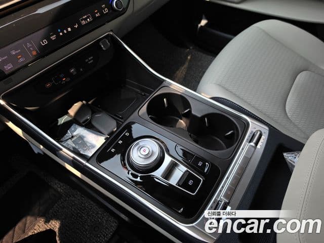 Kia Carnival 2025 — ფოტო 18/20