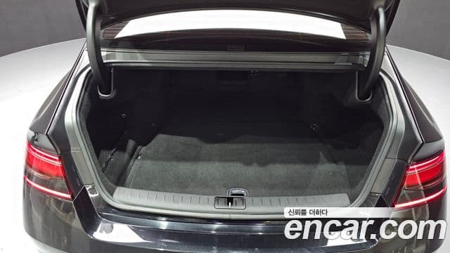 Genesis G90 2022 — ფოტო 13/20