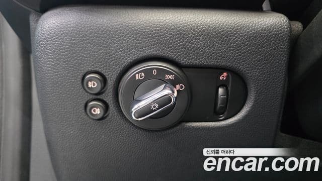 Mini Cooper Convertible 2018 — Şəkil 6/20