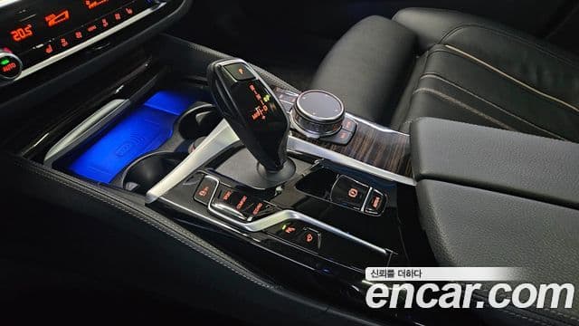 BMW 5 Series 2023 — фото 8 из 20