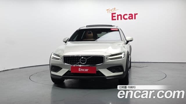 Volvo V60 Cross Country 2020 — ფოტო 3/20
