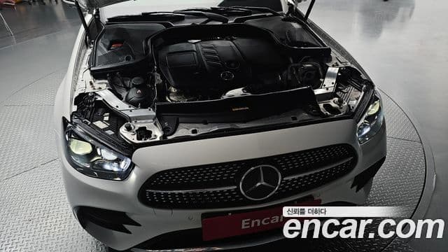 Mercedes-Benz E-Class 2022 — ფოტო 6/20
