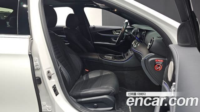 Mercedes-Benz E-Class 2022 — ფოტო 10/20