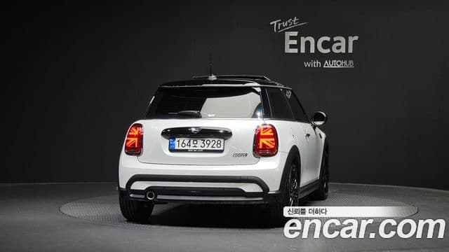 Mini Cooper 2023 — ფოტო 4/20
