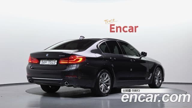BMW 5 Series 2019 — Şəkil 2/20