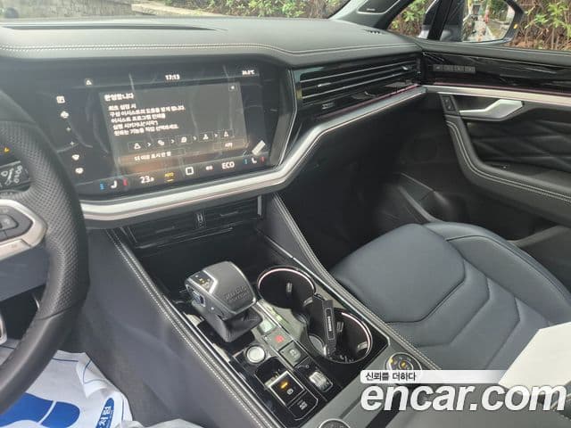 Volkswagen Touareg 2026 — ფოტო 7/19