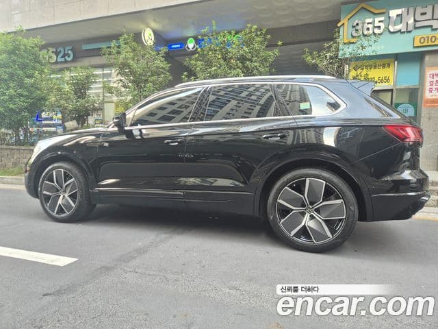 Volkswagen Touareg 2026 — ფოტო 17/19