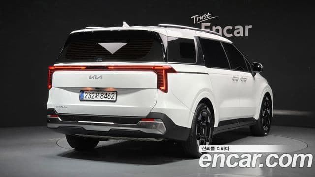 Kia Carnival 2025 — Şəkil 2/20