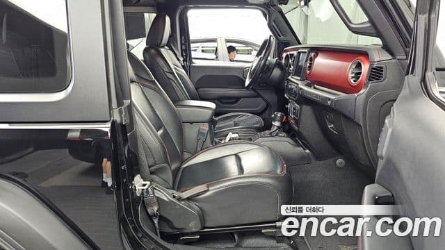 Jeep Wrangler 2020 — фото 11 из 20