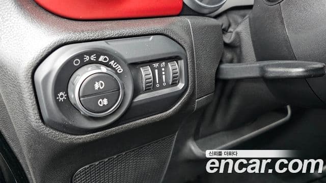 Jeep Wrangler 2020 — фото 14 из 20