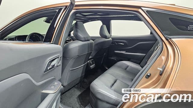 Toyota Crown Crossover 2023 — Şəkil 12/20
