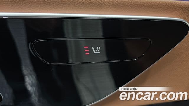 Mercedes-Benz E-Class 2025 — ფოტო 19/20