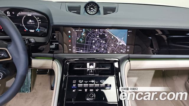 Porsche Panamera 2025 — фото 14 из 20