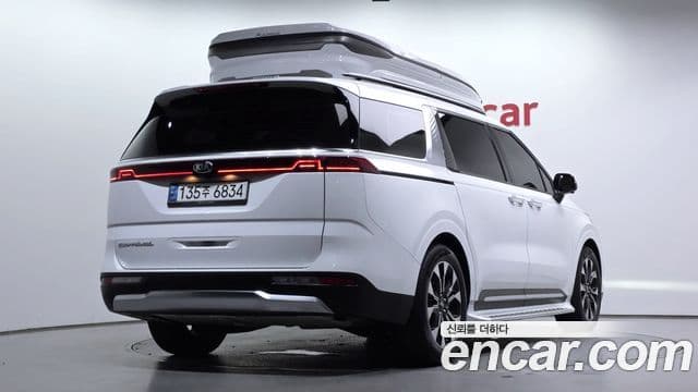 Kia Carnival 2021 — ფოტო 2/20