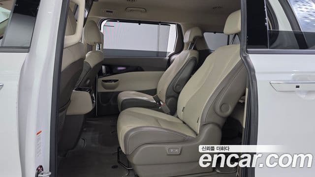 Kia Carnival 2021 — ფოტო 11/20
