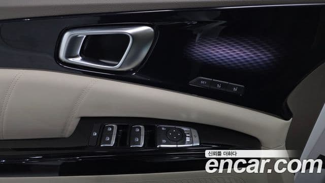 Kia Carnival 2021 — фото 20 из 20