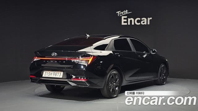 Hyundai Avante 2021 — Фото 1/20