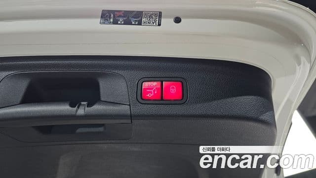 Mercedes-Benz GLE-Class 2022 — Photo 22/41