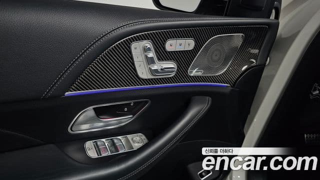 Mercedes-Benz GLE-Class 2022 — Photo 19/41