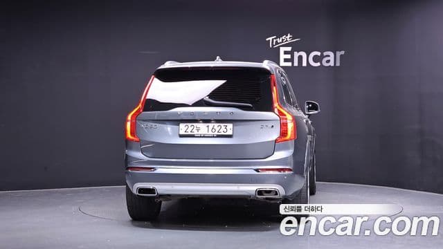 Volvo XC90 2019 — ფოტო 4/20