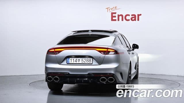 Kia Stinger 2023 — ფოტო 4/20