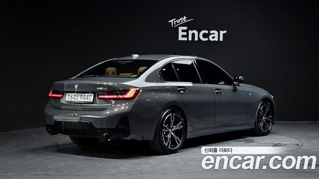 BMW 3 Series 2025 — фото 2 из 20
