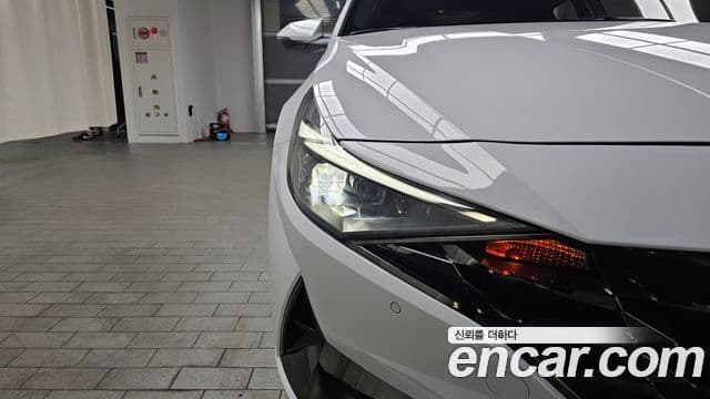 Hyundai The New Avante Hybrid 2022 — ფოტო 13/30