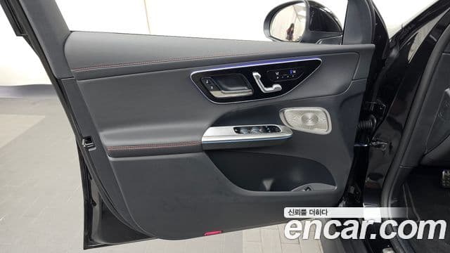 Mercedes-Benz GLC-Class 2025 — Photo 11/33