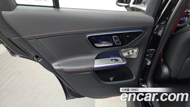 Mercedes-Benz GLC-Class 2025 — Photo 32/33