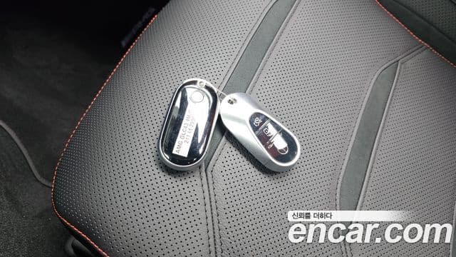 Mercedes-Benz GLC-Class 2025 — Photo 19/33