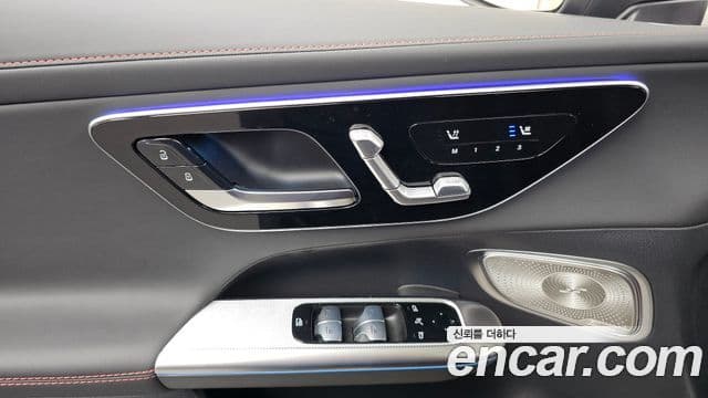 Mercedes-Benz GLC-Class 2025 — Photo 28/33