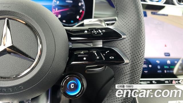 Mercedes-Benz GLC-Class 2025 — Photo 30/33