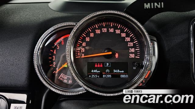 Mini Cooper D Countryman 2019 — ფოტო 8/20